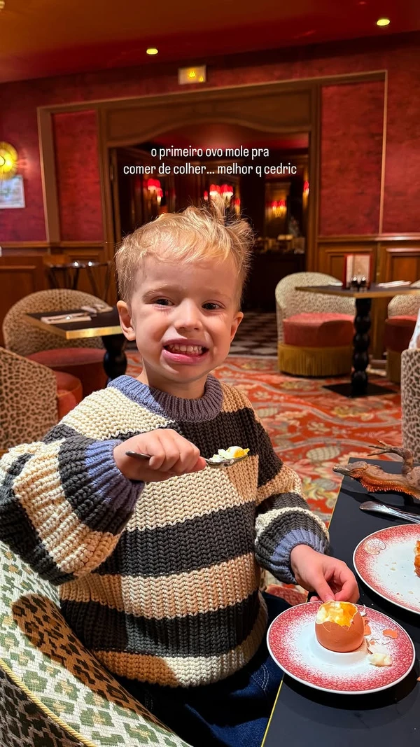 Isa Scherer e família em Paris por Reprodução/Instagram