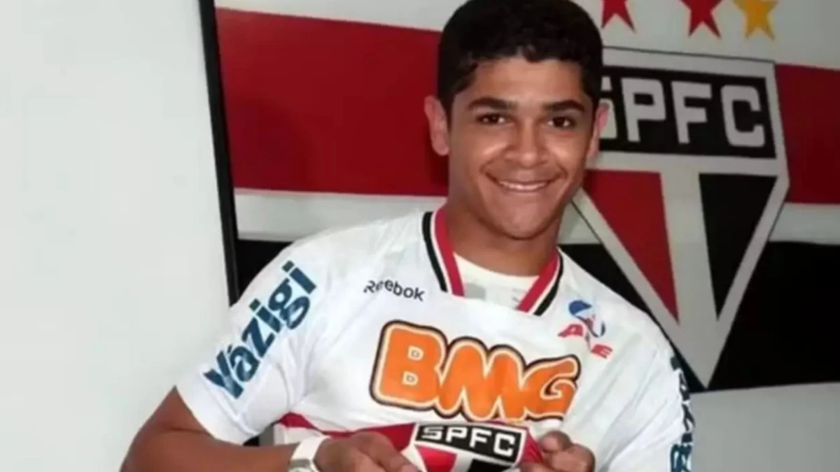 Jogador começou a carreira nas categorias de base do São Paulo