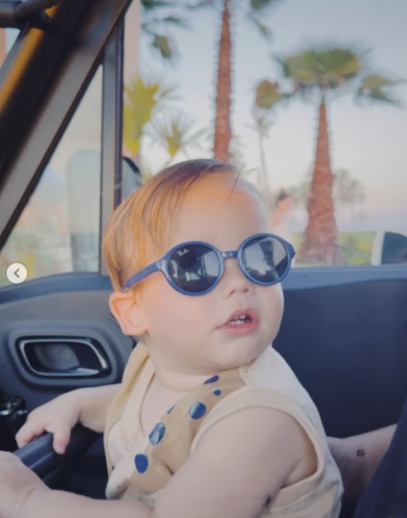 Zé Felipe abre álbum de viagem com filhos por Reprodução/Instagram