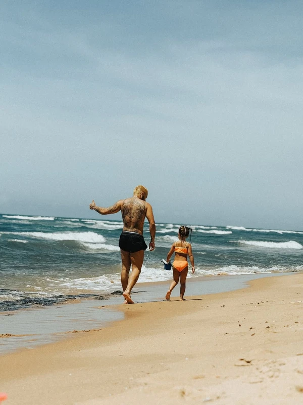 Zé Felipe abre álbum de viagem com filhos por Reprodução/Instagram