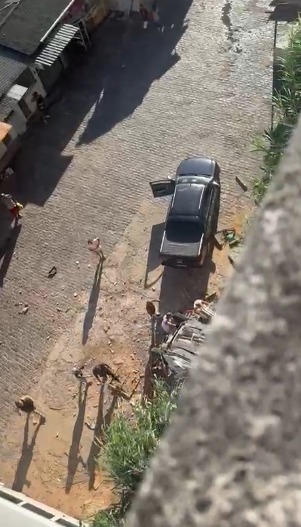 Carro cai de altura de 17 metros em estacionamento em Salvador e deixa dois feridos por Reprodução / Redes sociais