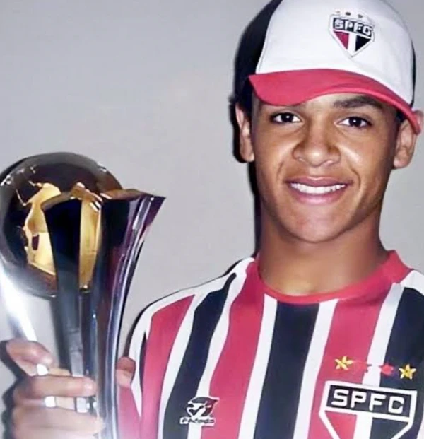 Ex-jogador Denilson Pereira Neves por Reprodução