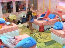 Imagem - BBB 26: Chaiany e Juliano invadem quarto rival, bagunçam tudo e revelam estratégia