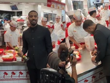 Imagem - Michael B. Jordan comemora vitória do Oscar em lanchonete e viraliza nas redes sociais
