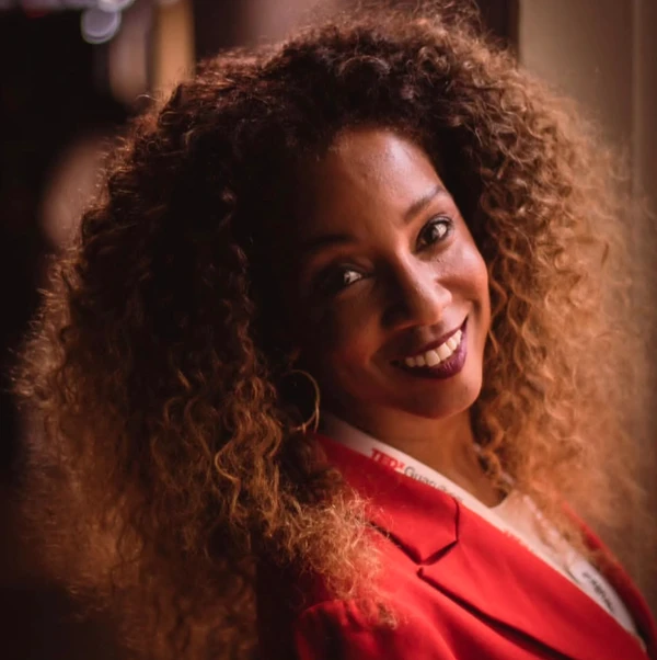 Atriz Adriana Lessa por Reprodução | Instagram