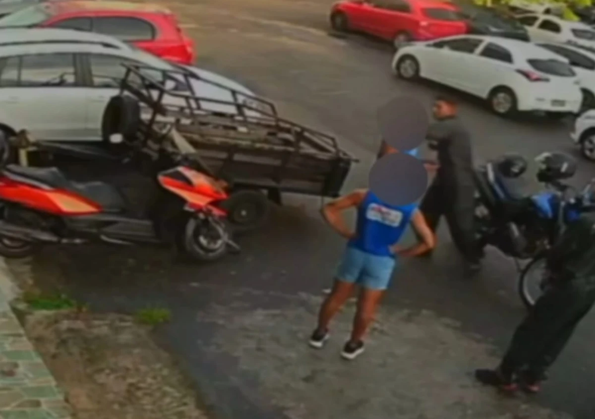Mototaxistas que agrediram dois homens no Carnaval foram presos por tentativa de homicídio e homofobia nesta terça-feira (17) por Redes Sociais