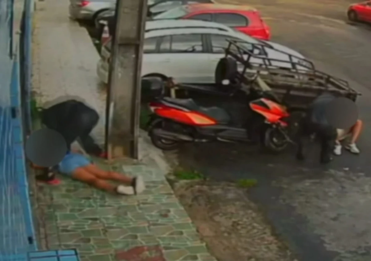 Mototaxistas que agrediram dois homens no Carnaval foram presos por tentativa de homicídio e homofobia nesta terça-feira (17) por Redes Sociais