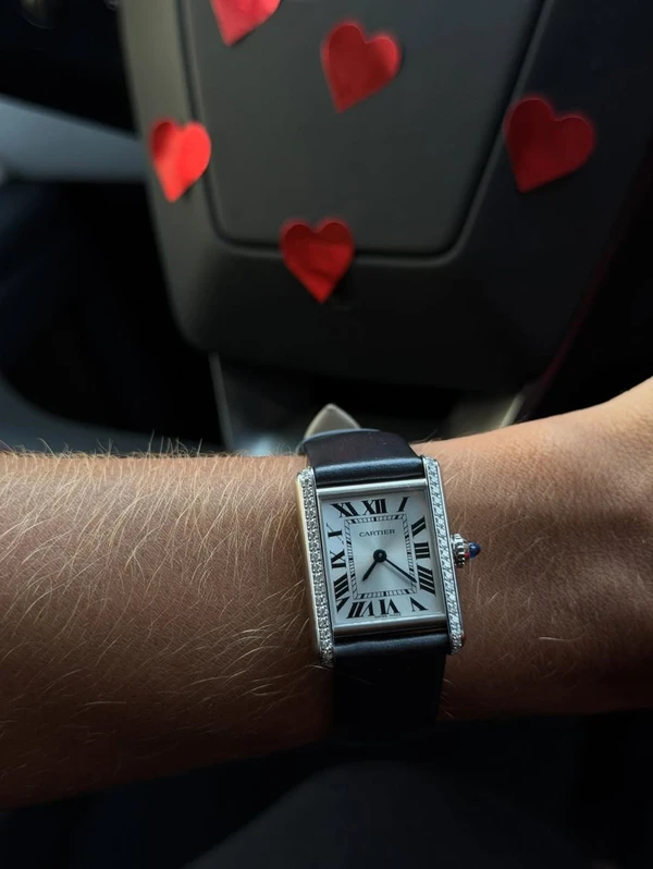 Sthe Matos ganhou presentes de luxo de Kevi Jonny no primeiro ano de casados por Reprodução/Instagram