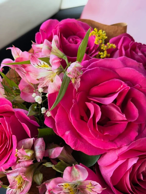 Sthe Matos ganhou presentes de luxo de Kevi Jonny no primeiro ano de casados por Reprodução/Instagram