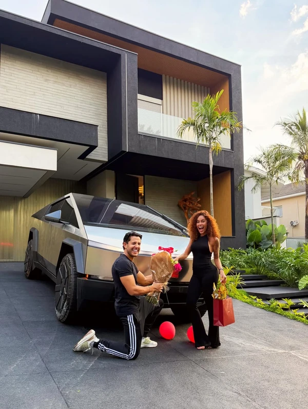 Sthe Matos ganhou presentes de luxo de Kevi Jonny no primeiro ano de casados por Reprodução/Instagram