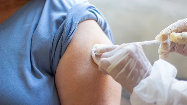  Hospitais testam vacinas que programam as próprias células do paciente para combater doenças e tumores