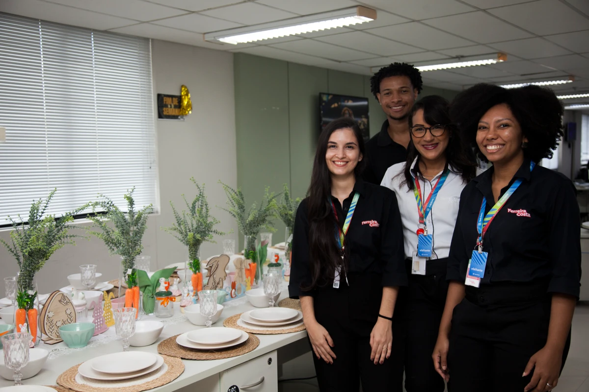 Equipe Ferreira Costa - Correio Experimenta Ovos de Páscoa 2026