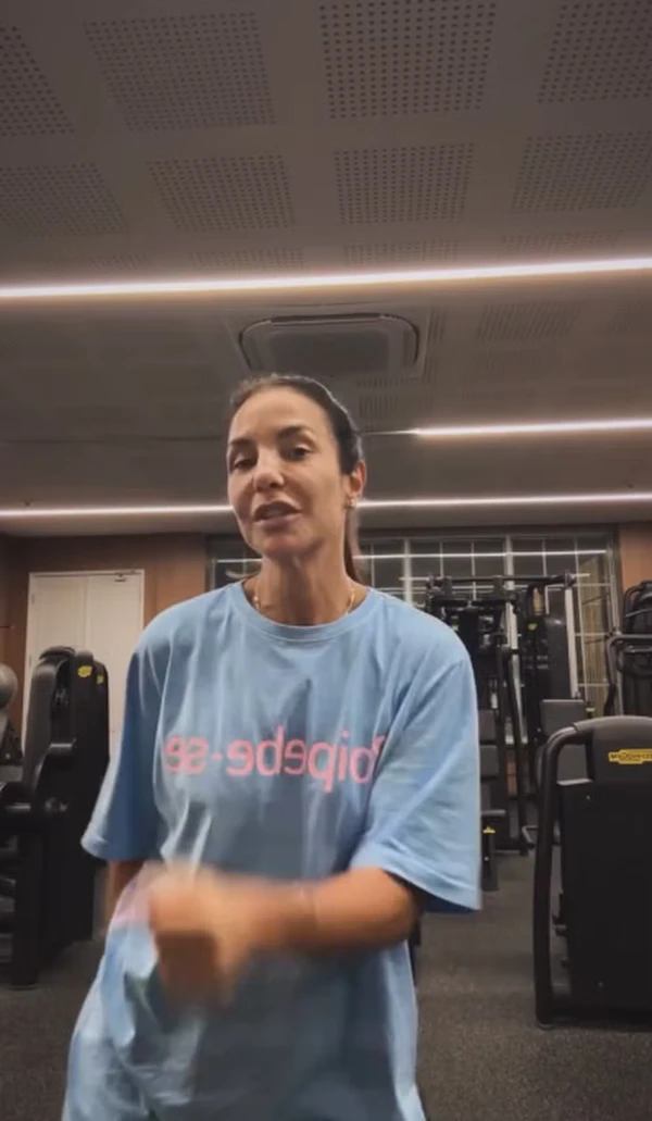 Ivete Sangalo na academia por Reprodução/Instagram