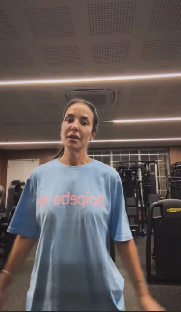 Ivete Sangalo na academia por Reprodução/Instagram