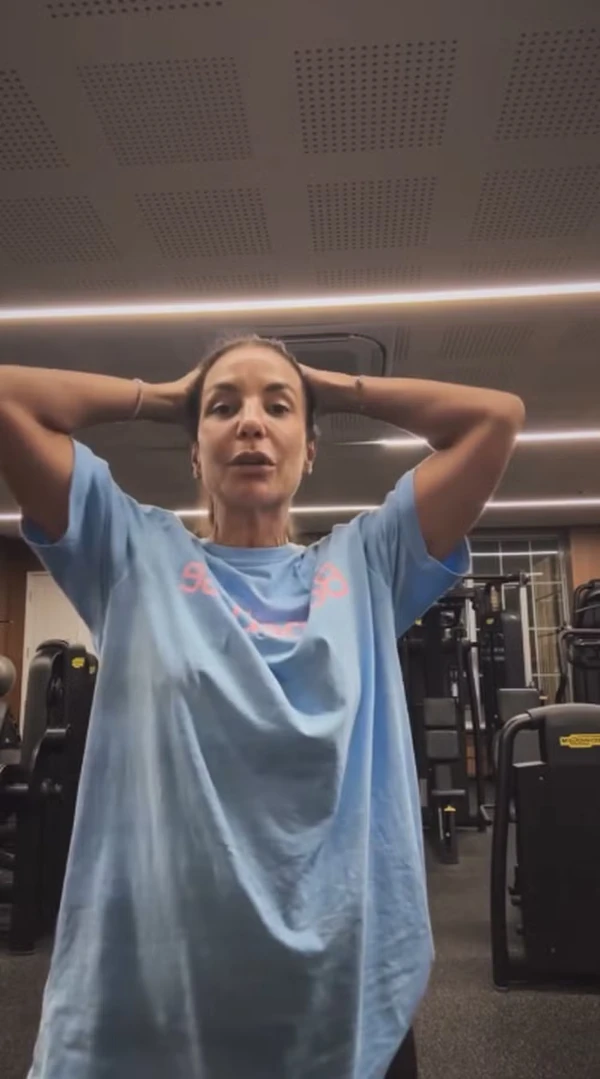 Ivete Sangalo na academia por Reprodução/Instagram