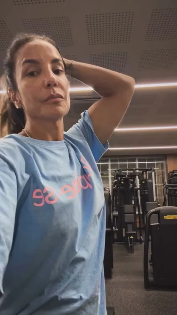 Ivete Sangalo na academia por Reprodução/Instagram