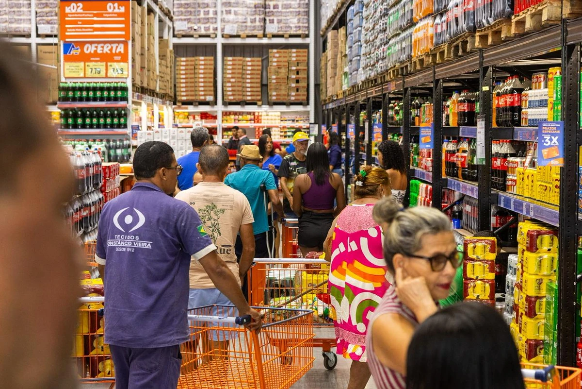 Unidade possui 2.800 m² de salão de vendas, setores de padaria, açougue e hortifruti por Divulgação/Atakarejo