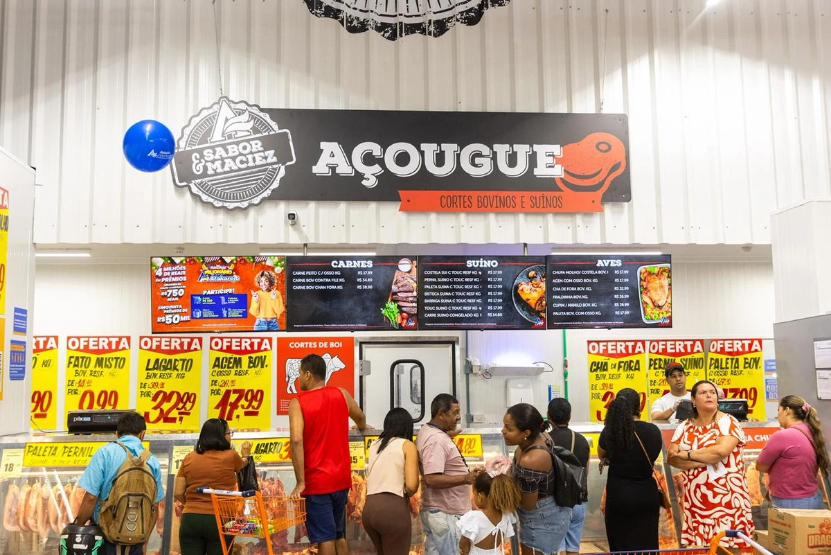 Unidade possui 2.800 m² de salão de vendas, setores de padaria, açougue e hortifruti por Divulgação/Atakarejo