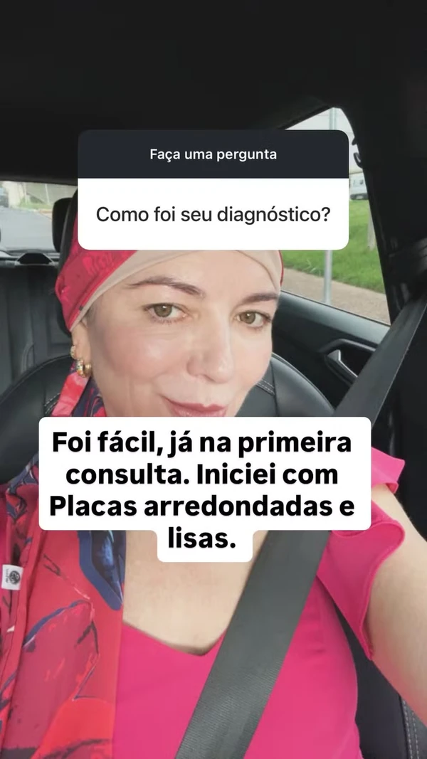 Mãe de Lucas Lucco mostra cabelo após diagnóstico de alopecia por Reprodução/Redes Sociais 