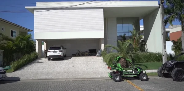 Mansão de Simone Mendes por Reprodução