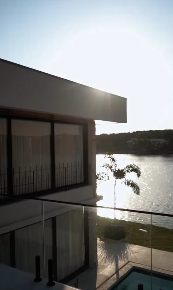 Mansão de Simone Mendes por Reprodução