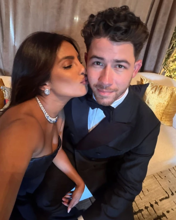 Priyanka Chopra e Nick Jonas por Reprodução/Instagram