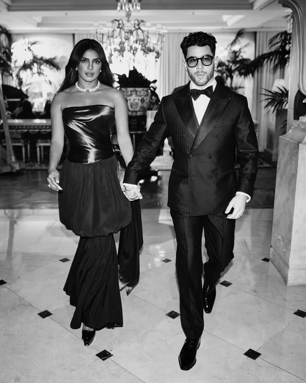Priyanka Chopra e Nick Jonas por Reprodução/Instagram