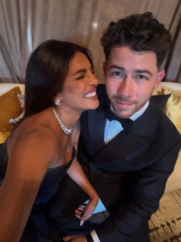 Priyanka Chopra e Nick Jonas por Reprodução/Instagram