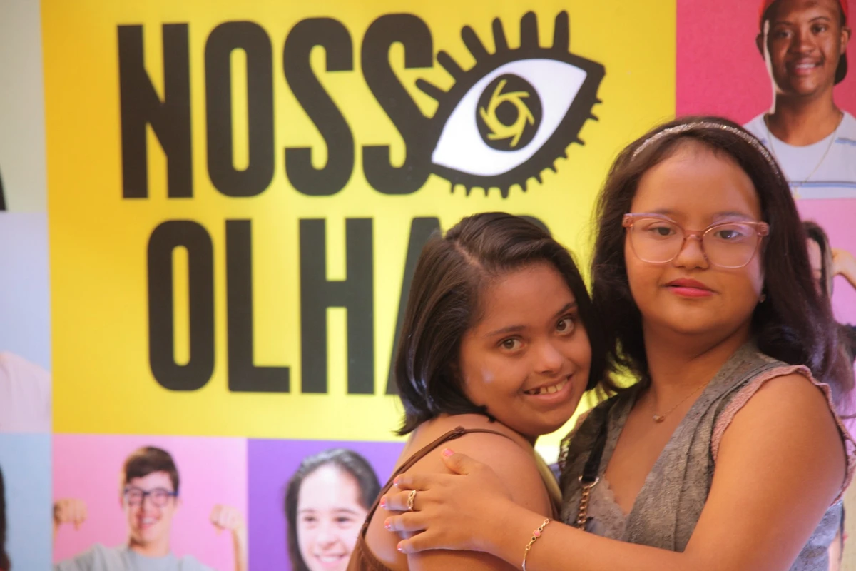 Sob a luz das telonas, jovens com Síndrome de Down estreiam como cineastas em mostra inédita em Salvador por Sora Maia