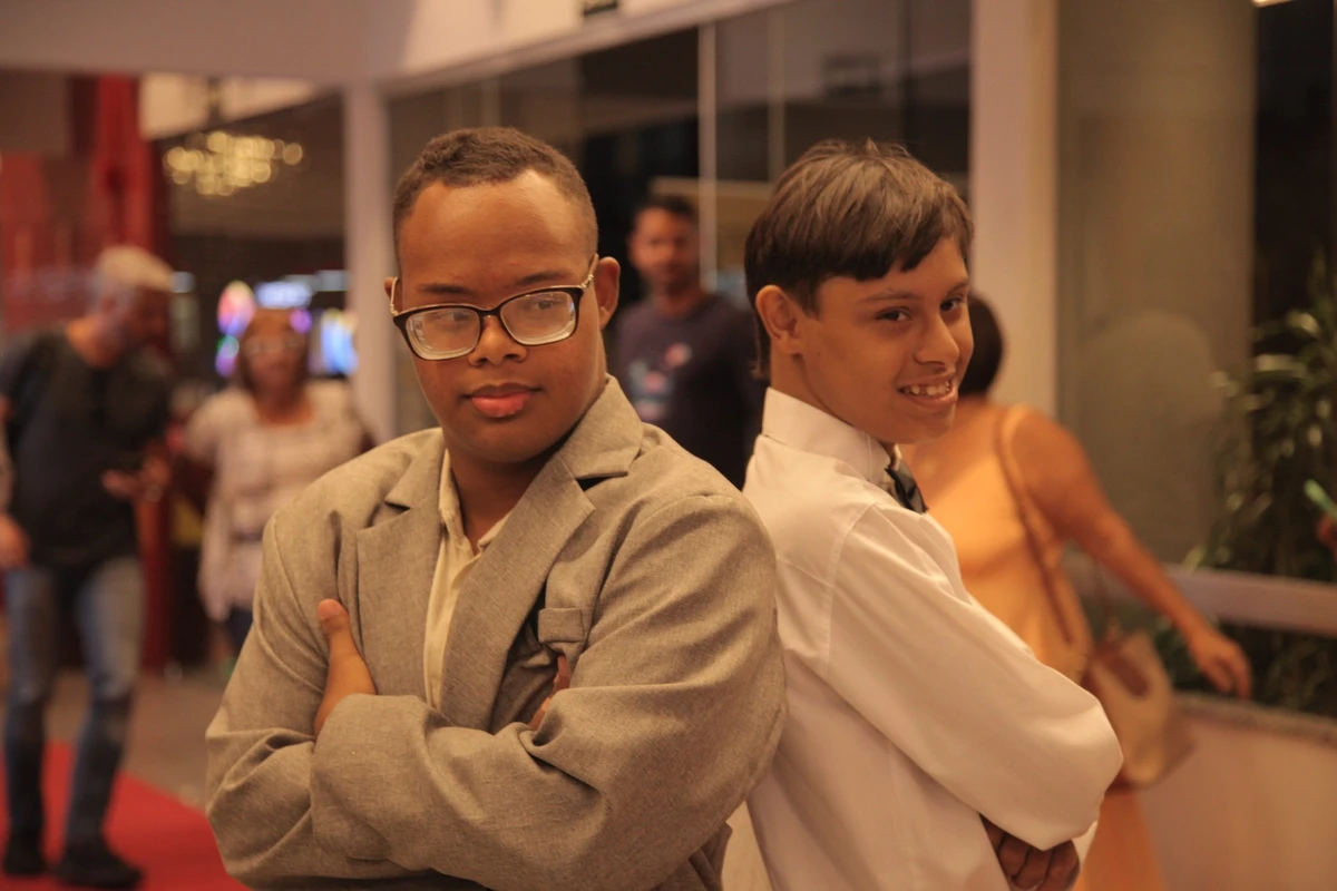 Sob a luz das telonas, jovens com Síndrome de Down estreiam como cineastas em mostra inédita em Salvador por Sora Maia