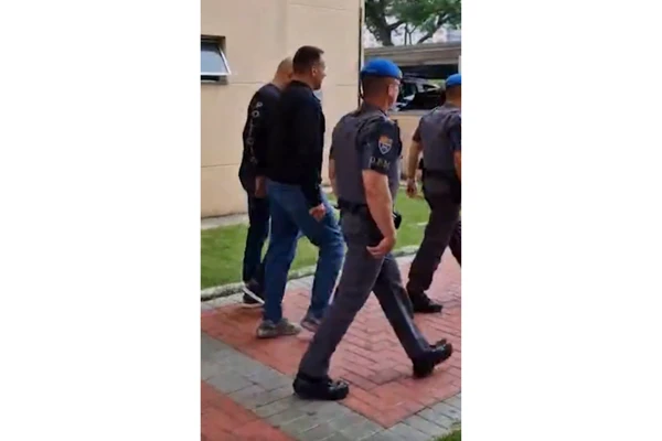 Tenente-coronel foi preso em condomínio por TV Vanguarda