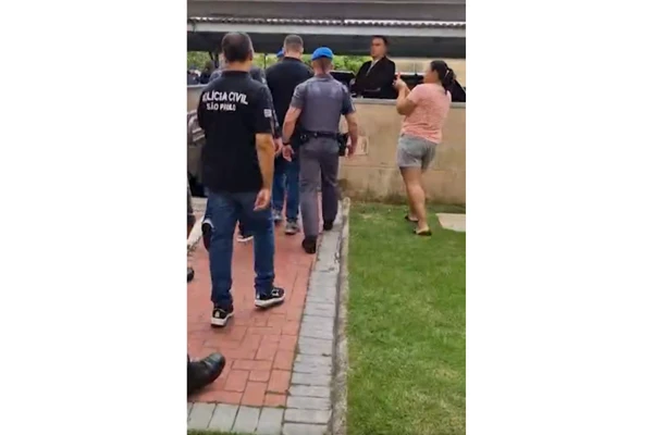 Tenente-coronel foi preso em condomínio por TV Vanguarda