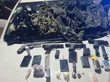 Imagem - Quatro traficantes ficam feridos após bonde de facção ser parado antes de ataque a rivais