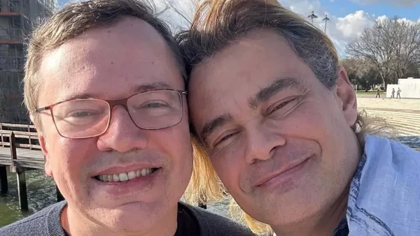 Carmo Dalla Vecchia comemora 20 anos com João Emanuel Carneiro