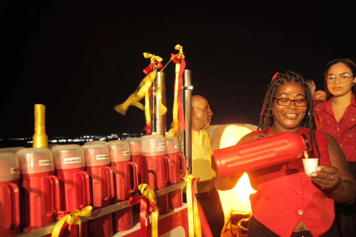 Cris Café, uma das estrelas da campanha, desenvolveu mais de 400 sabores de café em duas décadas por Sora Maia/CORREIO