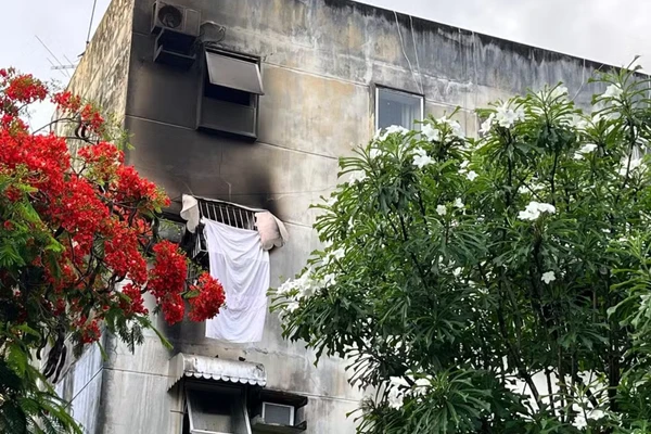 Duas crianças morrem tentando fugir de incêndio em prédio residencial