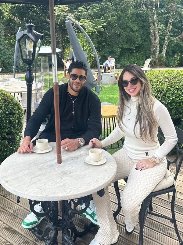 Hulk e Camila Ângelo por Reprodução/Instagram
