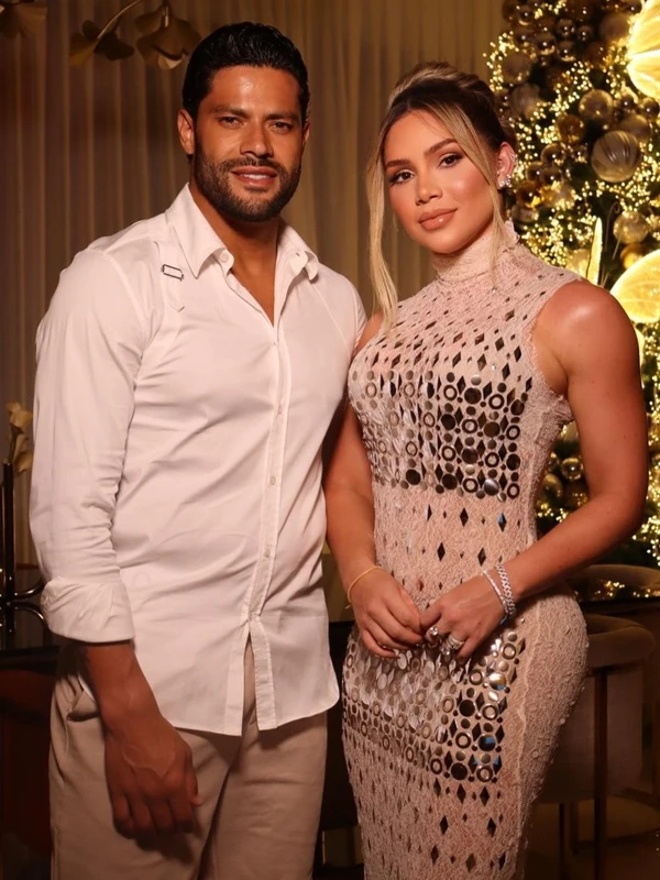 Hulk e Camila Ângelo por Reprodução/Instagram