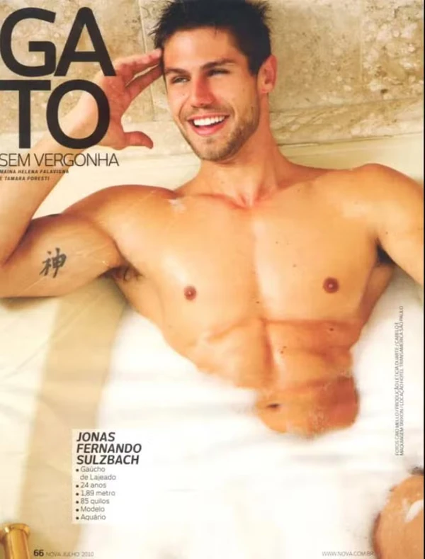 Jonas Sulzbach na sessão “Gato Sem Vergonha” da extinta revista “Nova', em 2010 por Caio Mello/ Nova