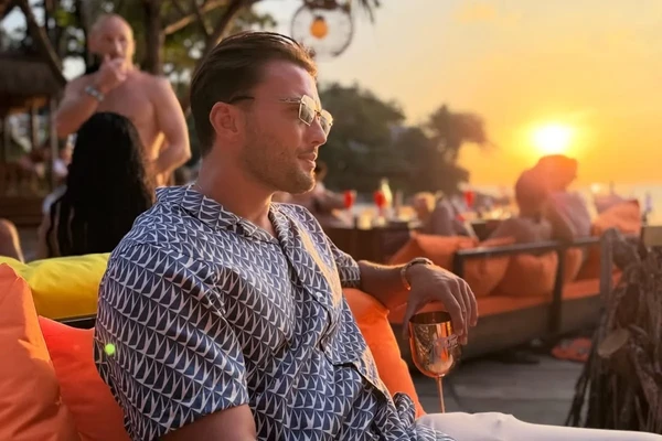 Jordan Wright por Reprodução