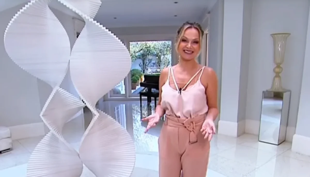 Mansão de Eliana por Reprodução