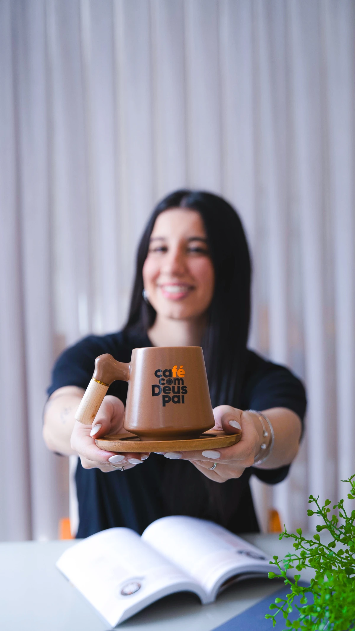 O Café com Deus Pai de 2026, sucesso do gênero devocional, é intitulado Porções Diárias de Amor por Divulgação