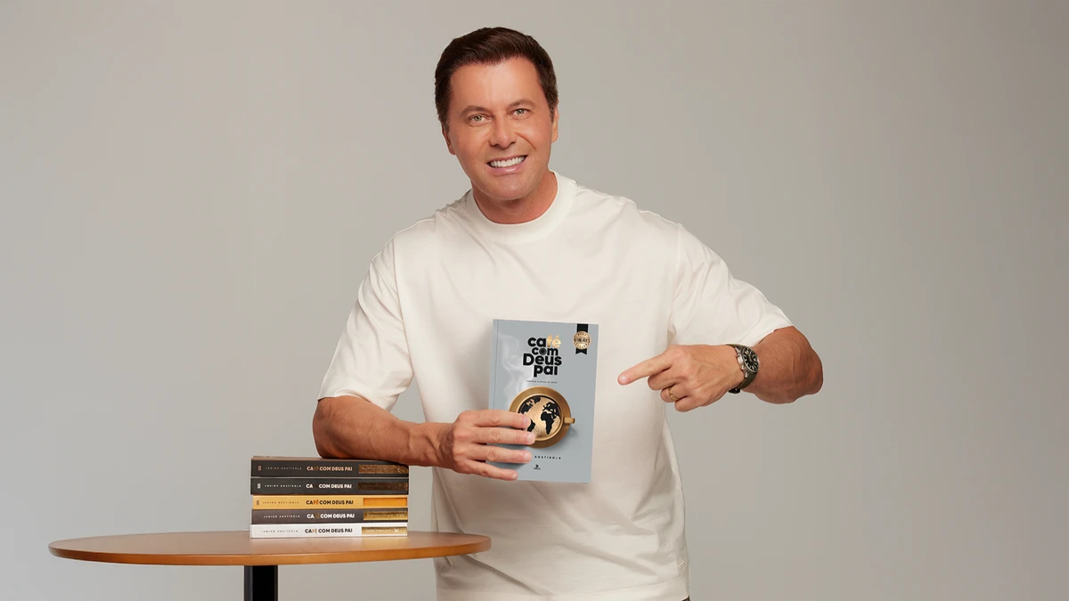 O pastor Junior Rostirola é o autor do megaseller Café com Deus Pai por Divulgação