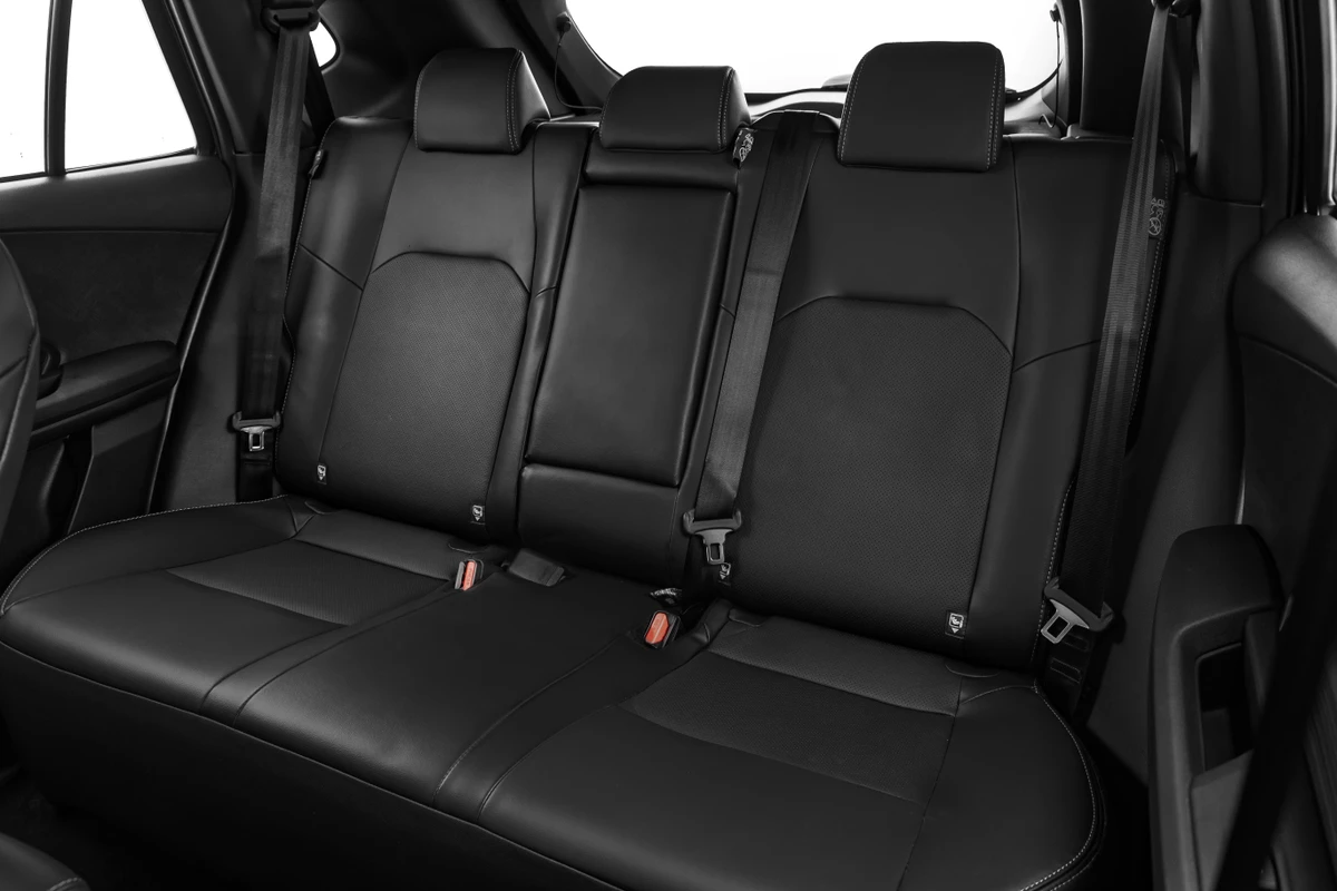 O banco traseiro oferece inclinação para o encosto por Divulgação