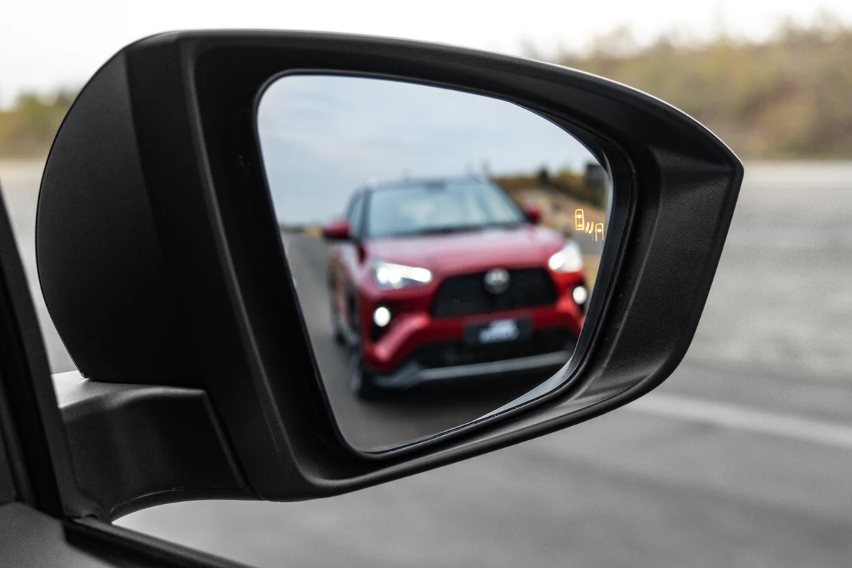 O alerta de ponto cego é oferecido em algumas versões por Divulgação