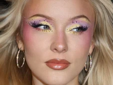 Imagem - Lollapalooza 2026: 10 makes para brilhar no festival e truques para a maquiagem durar o dia todo