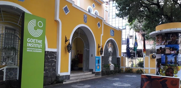 A ação reforça o papel institucional de promover conexões internacionais e formação qualificada