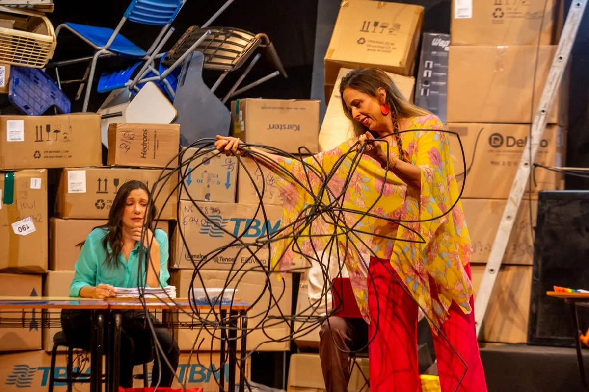 “A Revolta dos Pinguins” volta a Salvador com humor e reflexão sobre o sistema educacional por Divulgação