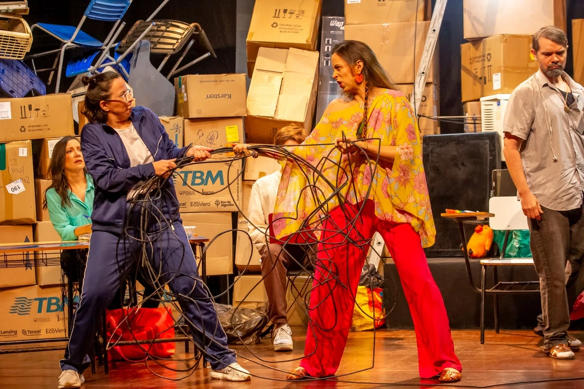 “A Revolta dos Pinguins” volta a Salvador com humor e reflexão sobre o sistema educacional