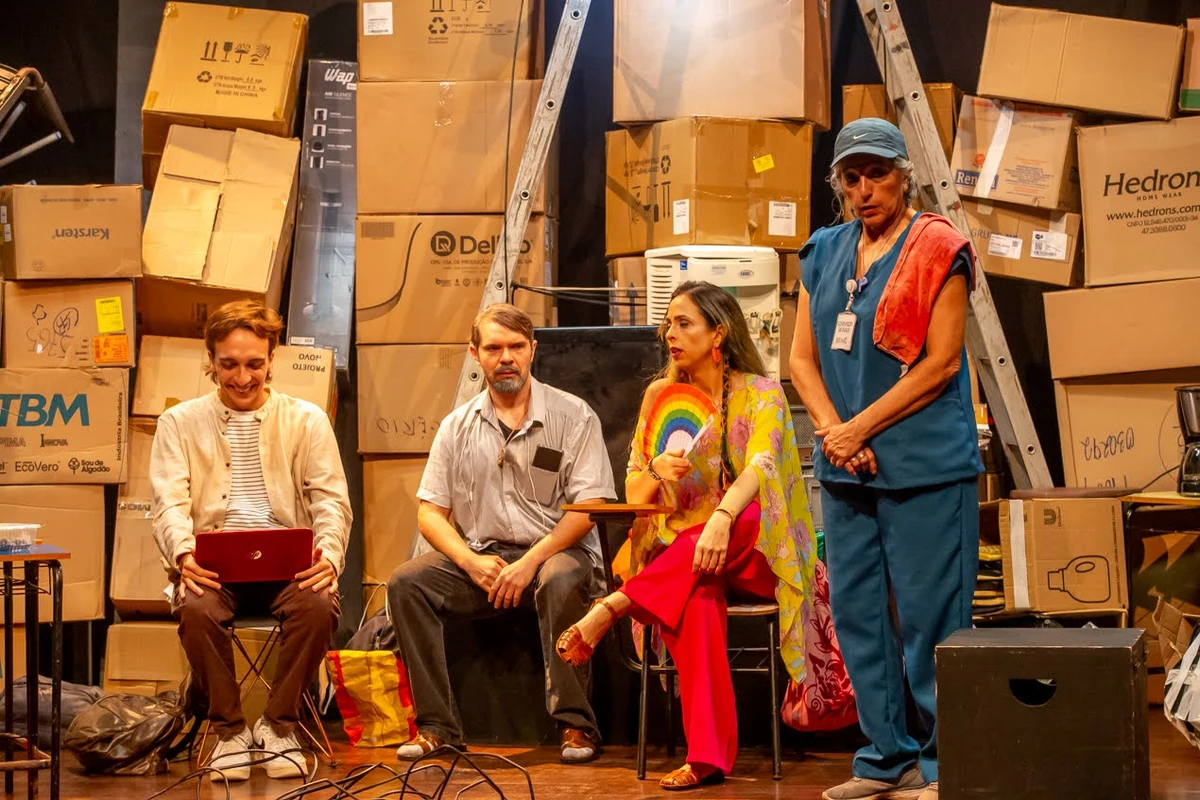 “A Revolta dos Pinguins” volta a Salvador com humor e reflexão sobre o sistema educacional por Divulgação